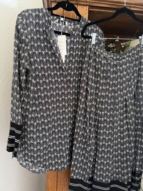 Veronica Beard Black & White Chevron Button-Front Blouse